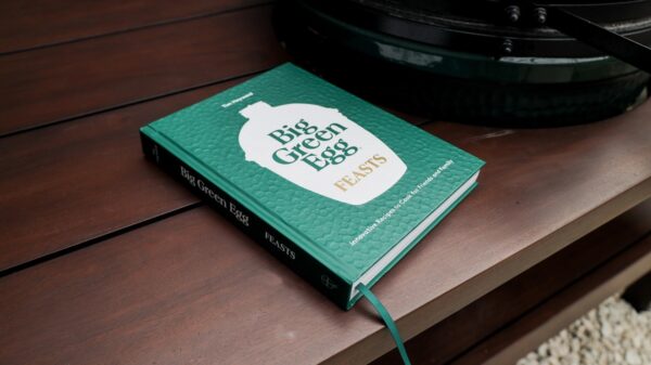 Big Green Egg Feasts Cookbook